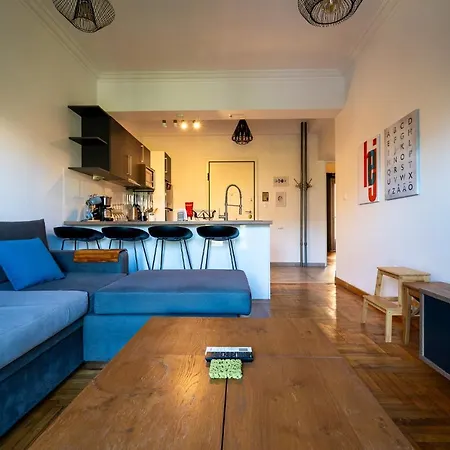 Apartment The Acropolis Hideaway 2-bdr Next To Metro Athens