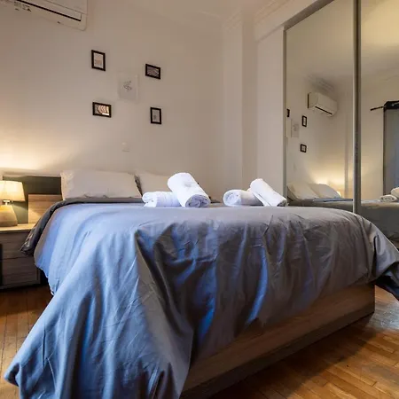 The Acropolis Hideaway 2-bdr Next To Metro Athens
