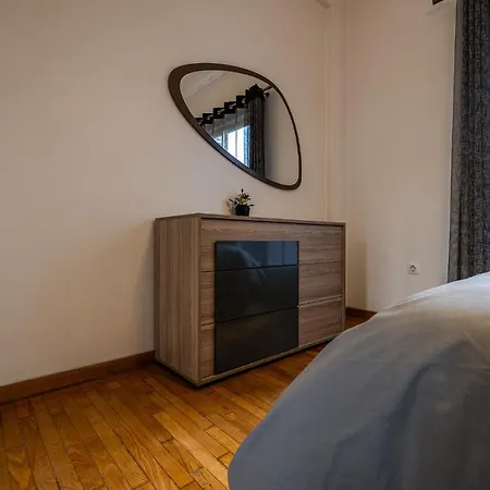 The Acropolis Hideaway 2-bdr Next To Metro *