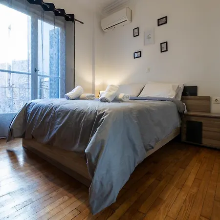 Apartment The Acropolis Hideaway 2-bdr Next To Metro Athens