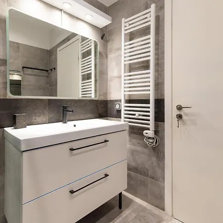 Apartment The Acropolis Hideaway 2-bdr Next To Metro *